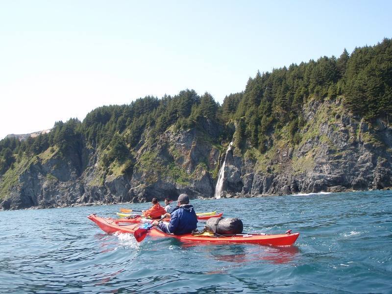 kayak autour de l'île de Kodiak en Alaska