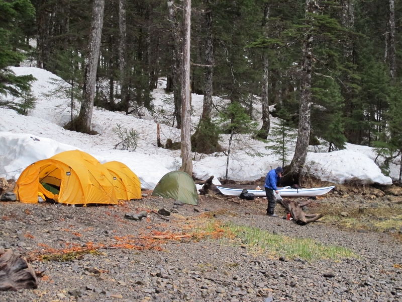 Tentes sous la neige - Prince William Sound - Près de Whittier