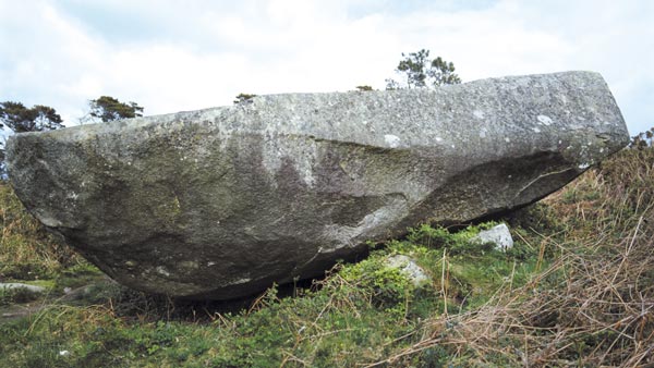 Le vaiseau de pierre de Beuzec Cap Sizun